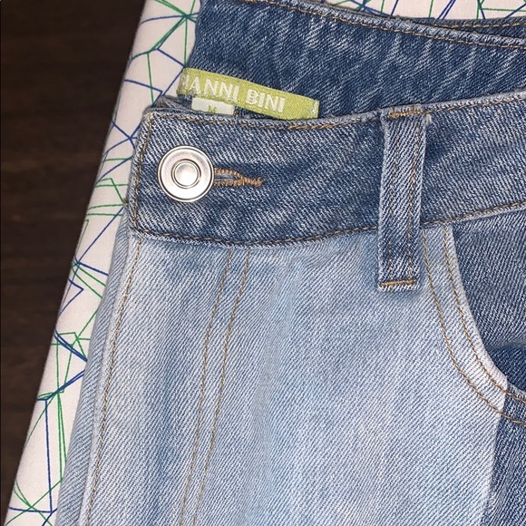 GIANNI BINI SIZE MEDIUM TWO TONED JEANS - Picture 3 of 5